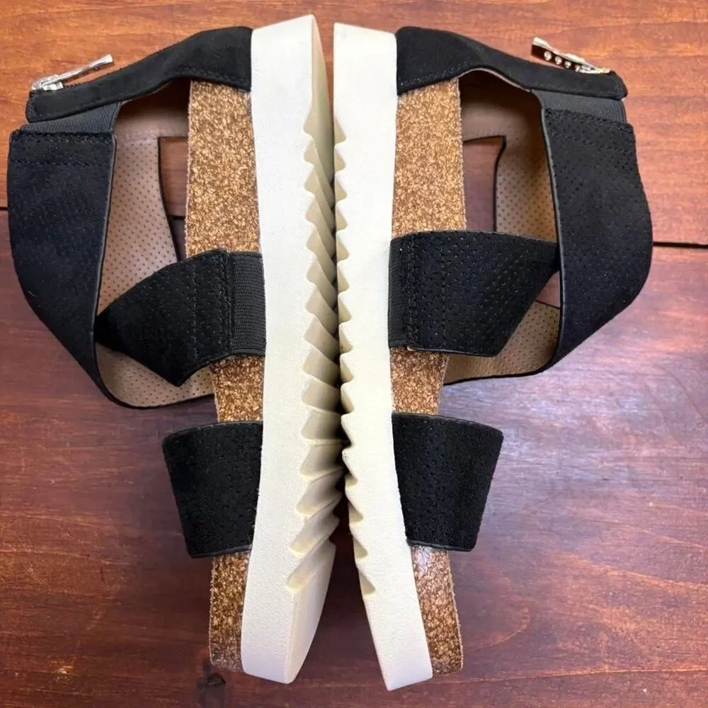 New-directions Women's Black and Tan Sandals